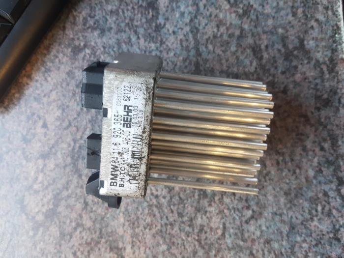 Heater resistor from a BMW 3 serie (E46/4) 316i 16V 2003