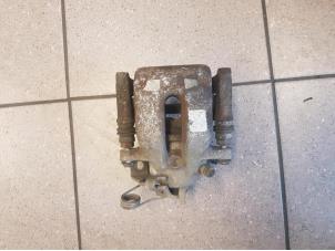 Used Rear brake calliper, right Peugeot 407 (6D) 1.8 16V Price € 40,00 Margin scheme offered by Autosloopbedrijf H.C.Stouten
