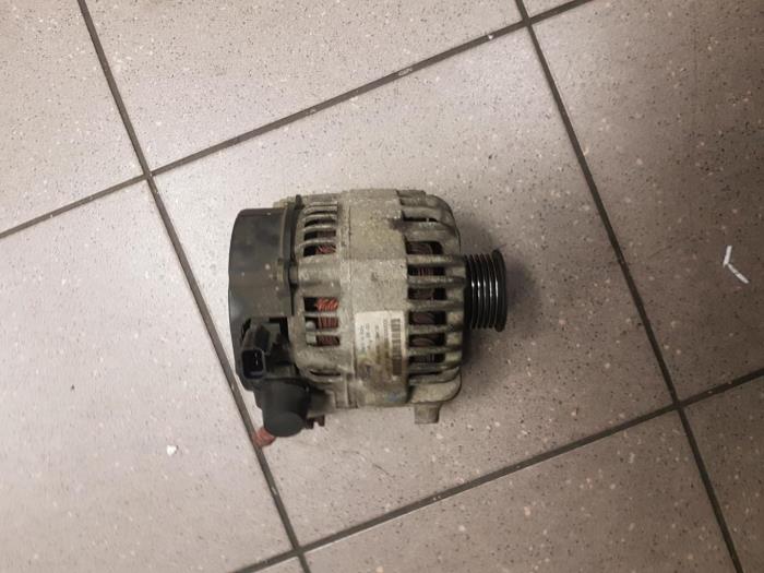 Gebrauchte Dynamo Ford Focus 1 1.8 16V Preis € 45,00 Margenregelung angeboten von Autosloopbedrijf H.C.Stouten