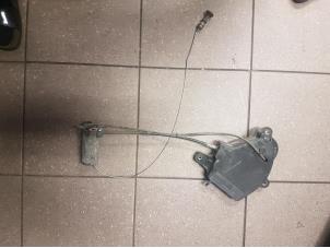 Used Spare wheel lift mechanism Peugeot 307 SW (3H) 1.6 16V Price € 60,00 Margin scheme offered by Autosloopbedrijf H.C.Stouten