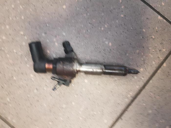 Injector (diesel) from a Citroën C2 (JM) 1.4 HDI 2004
