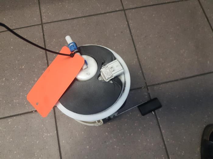 Usagé Pompe à carburant Chrysler PT Cruiser 2.0 16V Prix € 50,00 Règlement à la marge proposé par Autosloopbedrijf H.C.Stouten
