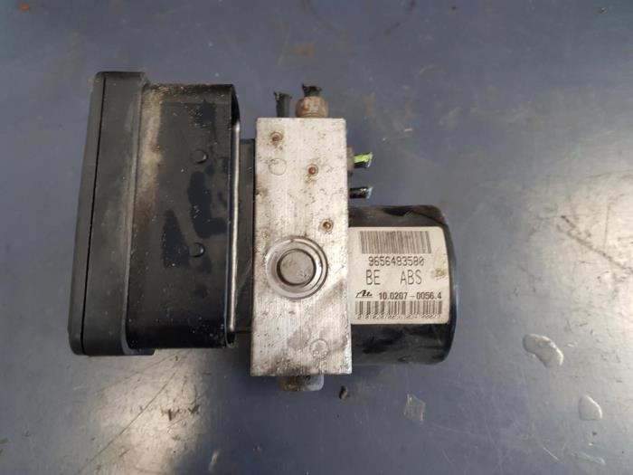 Usagé Pompe ABS Citroen C3 (FC/FL/FT) 1.4 HDi Prix € 80,00 Règlement à la marge proposé par Autosloopbedrijf H.C.Stouten