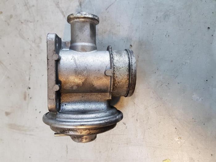 Gebrauchte AGR Ventil BMW 3 serie (E46/4) 320d 16V Preis € 50,00 Margenregelung angeboten von Autosloopbedrijf H.C.Stouten