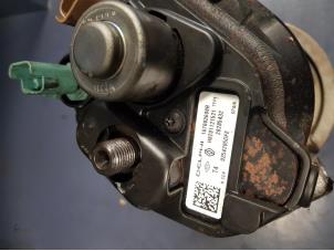 Used Diesel pump Renault Megane Price € 250,00 Margin scheme offered by Autosloopbedrijf H.C.Stouten