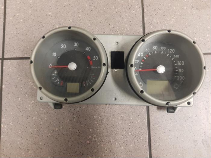 Odometer KM from a Volkswagen Lupo (6X1) 1.2 TDI 3L 2002