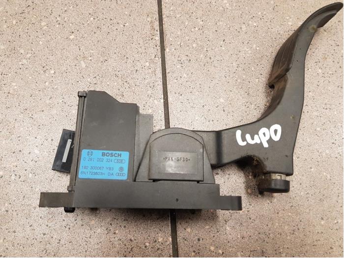 Accelerator pedal from a Volkswagen Lupo (6X1) 1.2 TDI 3L 2002