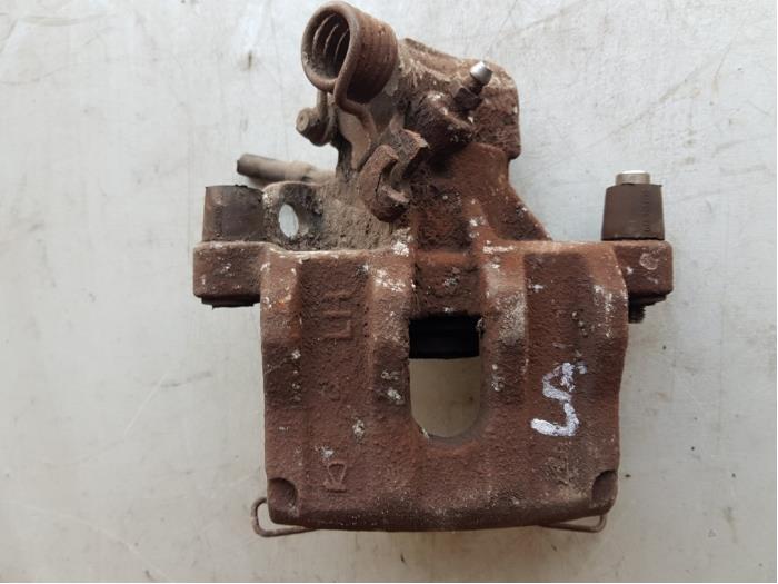Gebrauchte Bremszange links hinten Ford Focus 2 Wagon 1.6 Ti-VCT 16V Preis € 40,00 Margenregelung angeboten von Autosloopbedrijf H.C.Stouten