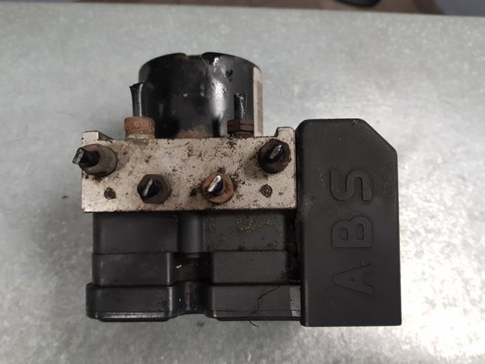 Begagnade ABS-pump Citroen C3 (SC) 1.6 HDi 92 Pris € 100,00 Marginaltabell erbjuds av Autosloopbedrijf H.C.Stouten