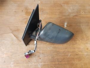 Used Wing mirror, left Volkswagen Polo IV (9N1/2/3) Price € 25,00 Margin scheme offered by Autosloopbedrijf H.C.Stouten