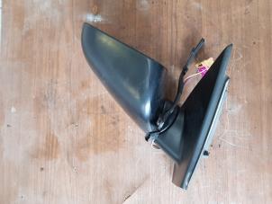 Used Wing mirror, right Volkswagen Polo IV (9N1/2/3) Price € 25,00 Margin scheme offered by Autosloopbedrijf H.C.Stouten
