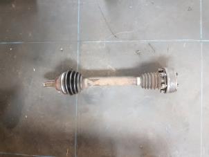 Used Front drive shaft, left Volkswagen Polo IV (9N1/2/3) 1.2 Price € 40,00 Margin scheme offered by Autosloopbedrijf H.C.Stouten