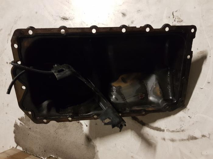 Sump from a BMW 3 serie (E46/4) 318i 16V 2004