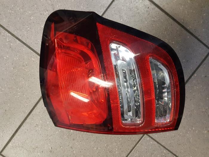 Taillight, right from a Citroën C3 (SC) 1.6 HDi 92 2011