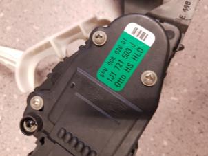 Used Accelerator pedal Audi TT (8N3) 1.8 20V Turbo Price € 45,00 Margin scheme offered by Autosloopbedrijf H.C.Stouten