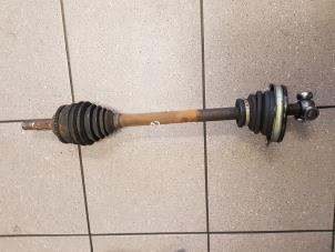 Used Front drive shaft, left Renault Clio II (BB/CB) 1.6 16V Price € 40,00 Margin scheme offered by Autosloopbedrijf H.C.Stouten