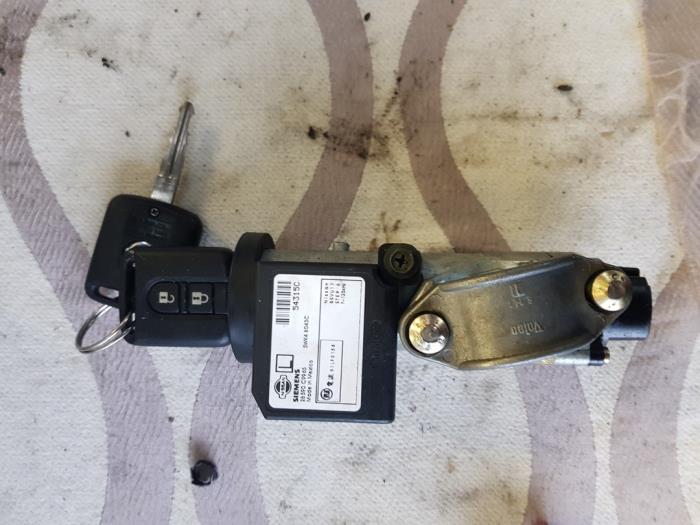 Used Ignition lock + computer Nissan Almera Tino (V10M) 1.8 16V Price € 150,00 Margin scheme offered by Autosloopbedrijf H.C.Stouten