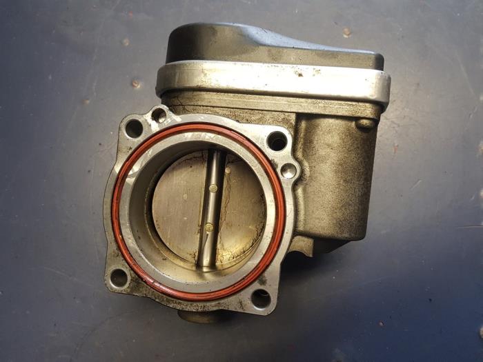 Throttle body from a BMW 3 serie (E46/4) 316i 16V 2003