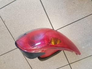 Used Taillight, left Peugeot 206 CC (2D) 1.6 16V Price € 25,00 Margin scheme offered by Autosloopbedrijf H.C.Stouten