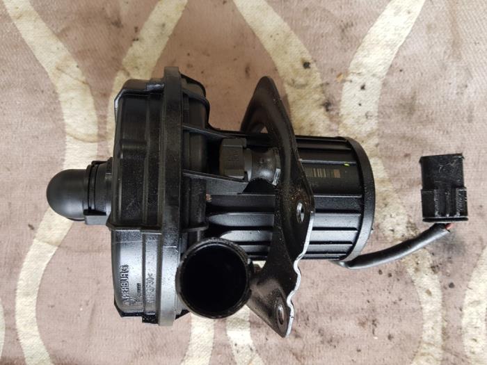 Używane Pompa gazów spalinowych BMW 3 serie Touring (E46/3) 318i 16V Cena € 40,00 Procedura marży oferowane przez Autosloopbedrijf H.C.Stouten