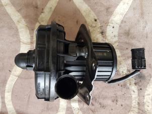 Used Exhaust air pump BMW 3 serie Touring (E46/3) 318i 16V Price € 40,00 Margin scheme offered by Autosloopbedrijf H.C.Stouten