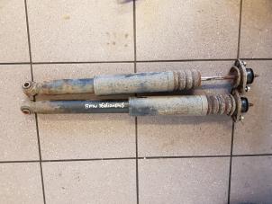 Used Shock absorber kit BMW 3 serie Touring (E46/3) 318i 16V Price € 50,00 Margin scheme offered by Autosloopbedrijf H.C.Stouten