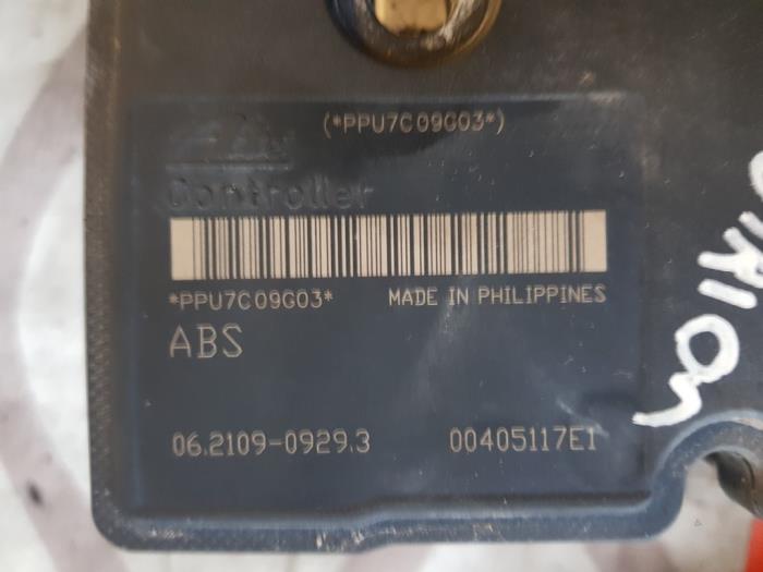 Używane Pompa ABS Daihatsu Sirion 2 (M3) 1.0 12V DVVT Cena € 80,00 Procedura marży oferowane przez Autosloopbedrijf H.C.Stouten