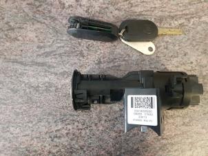 Used Ignition lock + computer Fiat Panda (312) 0.9 TwinAir Turbo CNG Price € 135,00 Margin scheme offered by Autosloopbedrijf H.C.Stouten