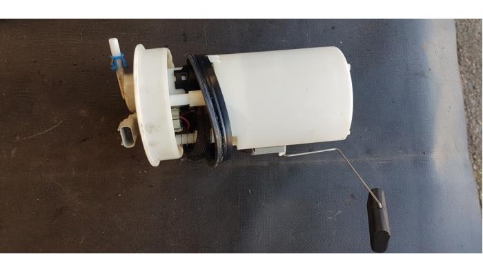 Usagé Pompe à carburant Chrysler PT Cruiser 2.0 16V Prix € 50,00 Règlement à la marge proposé par Autosloopbedrijf H.C.Stouten