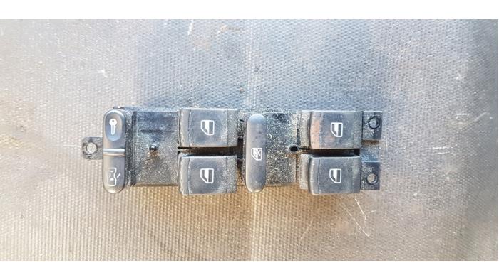 Electric window switch from a Volkswagen Golf IV (1J1) 1.6 16V 2002