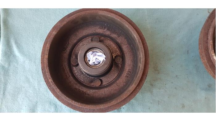 Rear brake drum from a Ford Fiesta 5 (JD/JH) 1.4 16V 2005