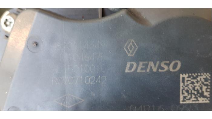 EGR valve from a Renault Clio IV Estate/Grandtour (7R) 1.5 Energy dCi 90 FAP 2014