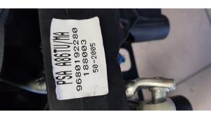 Używane Przewód przelaczajacy skrzyni biegów Citroen C3 Pluriel (HB) 1.4 Cena € 50,00 Procedura marży oferowane przez Autosloopbedrijf H.C.Stouten