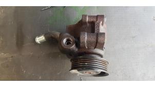 Used Power steering pump Ford Fiesta 5 (JD/JH) 1.6 16V Price € 50,00 Margin scheme offered by Autosloopbedrijf H.C.Stouten