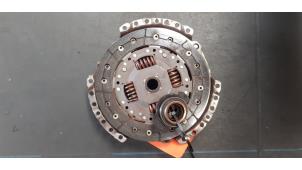 Used Clutch kit (complete) BMW Mini One/Cooper (R50) 1.6 16V Cooper Price € 50,00 Margin scheme offered by Autosloopbedrijf H.C.Stouten