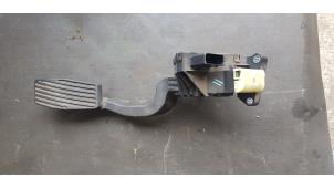 Used Accelerator pedal Opel Corsa III 1.3 CDTI 16V 90 Price € 35,00 Margin scheme offered by Autosloopbedrijf H.C.Stouten