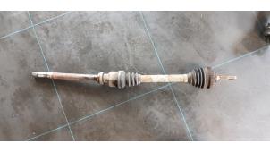 Used Front drive shaft, right Peugeot 206 (2A/C/H/J/S) 1.4 XR,XS,XT,Gentry Price € 45,00 Margin scheme offered by Autosloopbedrijf H.C.Stouten