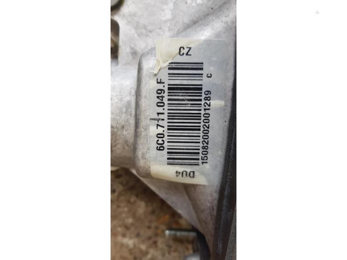 Gearbox shift cable from a Volkswagen Polo V (6R) 1.0 TSI 12V BlueMotion 2015