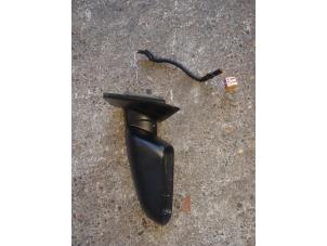 Used Wing mirror, left Volkswagen Polo IV (9N1/2/3) 1.2 12V Price € 30,00 Margin scheme offered by Autosloopbedrijf H.C.Stouten