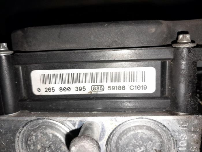 Begagnade ABS-pump Peugeot 307 (3A/C/D) 1.6 16V Pris € 80,00 Marginaltabell erbjuds av Autosloopbedrijf H.C.Stouten
