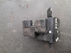 Used Tailgate lock mechanism Kia Soul I (AM) 1.6 CRDi 16V Price € 35,00 Margin scheme offered by Autosloopbedrijf H.C.Stouten