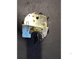 Used Tailgate lock mechanism Ford Focus 1 1.4 16V Price € 40,00 Margin scheme offered by Autosloopbedrijf H.C.Stouten