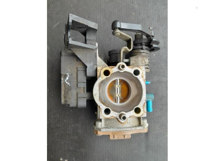 Gebrauchte Drosselklappengehäuse Citroen Saxo 1.1i X,SX Preis € 50,00 Margenregelung angeboten von Autosloopbedrijf H.C.Stouten