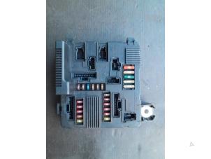 Used Fuse box Renault Megane II Grandtour (KM) 1.6 16V Price € 50,00 Margin scheme offered by Autosloopbedrijf H.C.Stouten