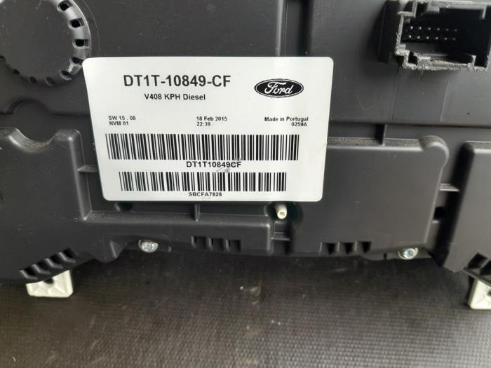 Cuentakilómetros de un Ford Transit Connect (PJ2) 1.6 TDCi 16V 75 2015