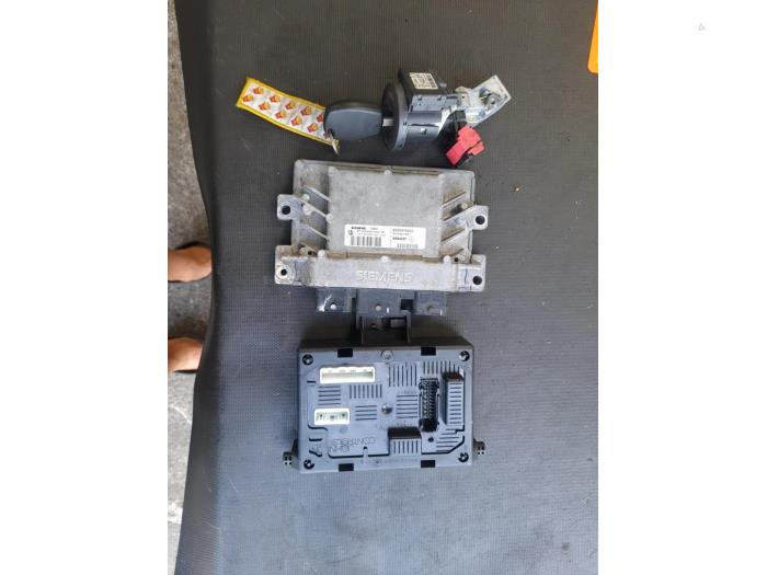 Ignition lock + computer from a Renault Modus/Grand Modus (JP) 1.2 16V 2006
