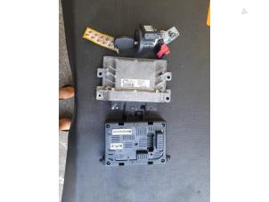 Ignition lock + computer from a Renault Modus/Grand Modus (JP) 1.2 16V 2006