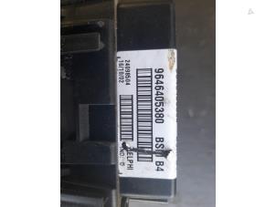 Begagnade Säkringsbox Peugeot 406 Break (8E/F) 1.8 16V Pris € 50,00 Marginaltabell erbjuds av Autosloopbedrijf H.C.Stouten