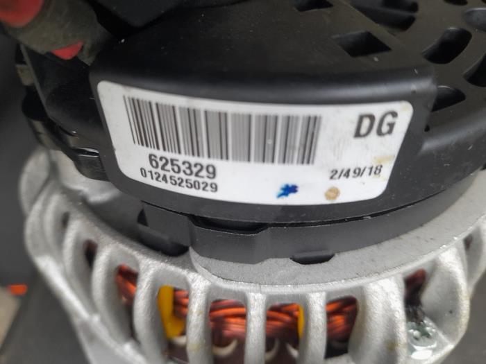 Begagnade Dynamo Volvo V70 (SW) 2.4 20V 170 Pris på förfrågan erbjuds av Autosloopbedrijf H.C.Stouten