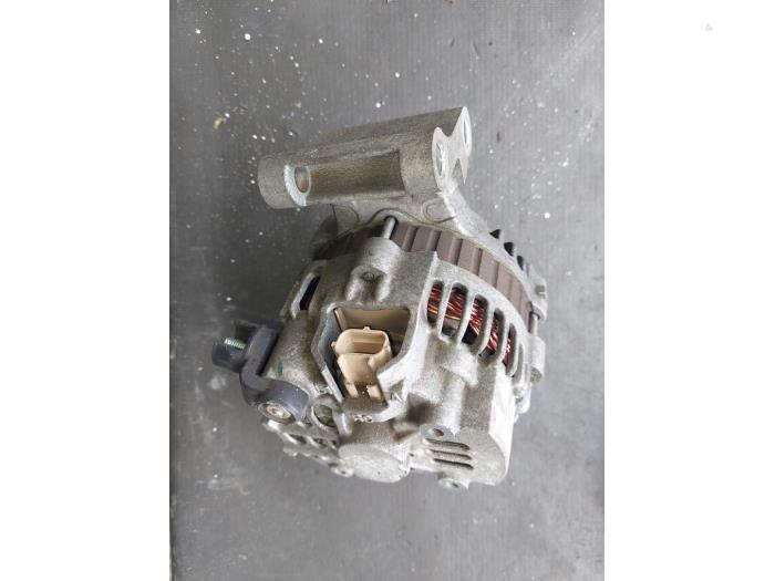 Begagnade Dynamo Ford Fusion 1.4 16V Pris € 40,00 Marginaltabell erbjuds av Autosloopbedrijf H.C.Stouten